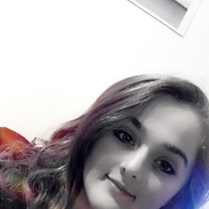 Meet your Posher, Danae